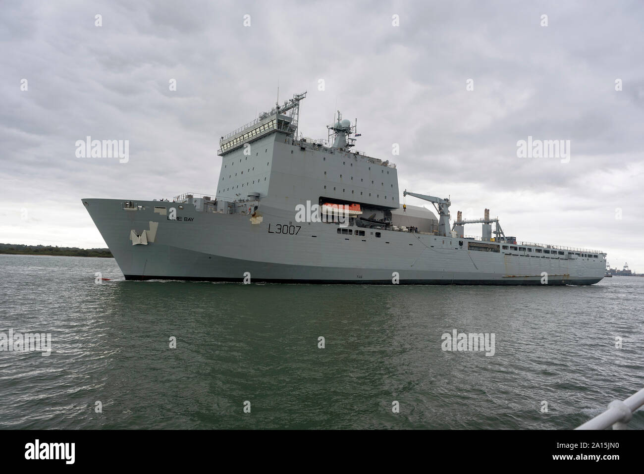 Southampton Water, England UK. September 2019. RFA Lyme Bay is a Bay-class auxiliary landing ship dock of the British Royal Fleet Auxiliary underway o Stock Photo