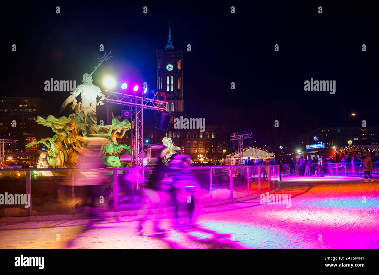 Ice skating christmas market hires stock photography and images Alamy