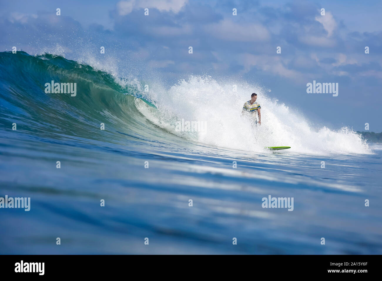 Sports surfer hi-res stock photography and images - Alamy