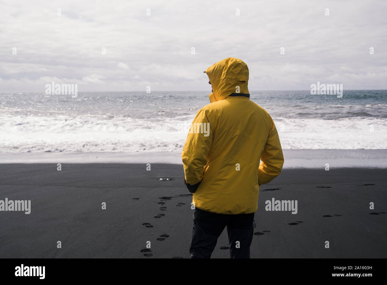 Black man on beach hi-res stock photography and images - Alamy