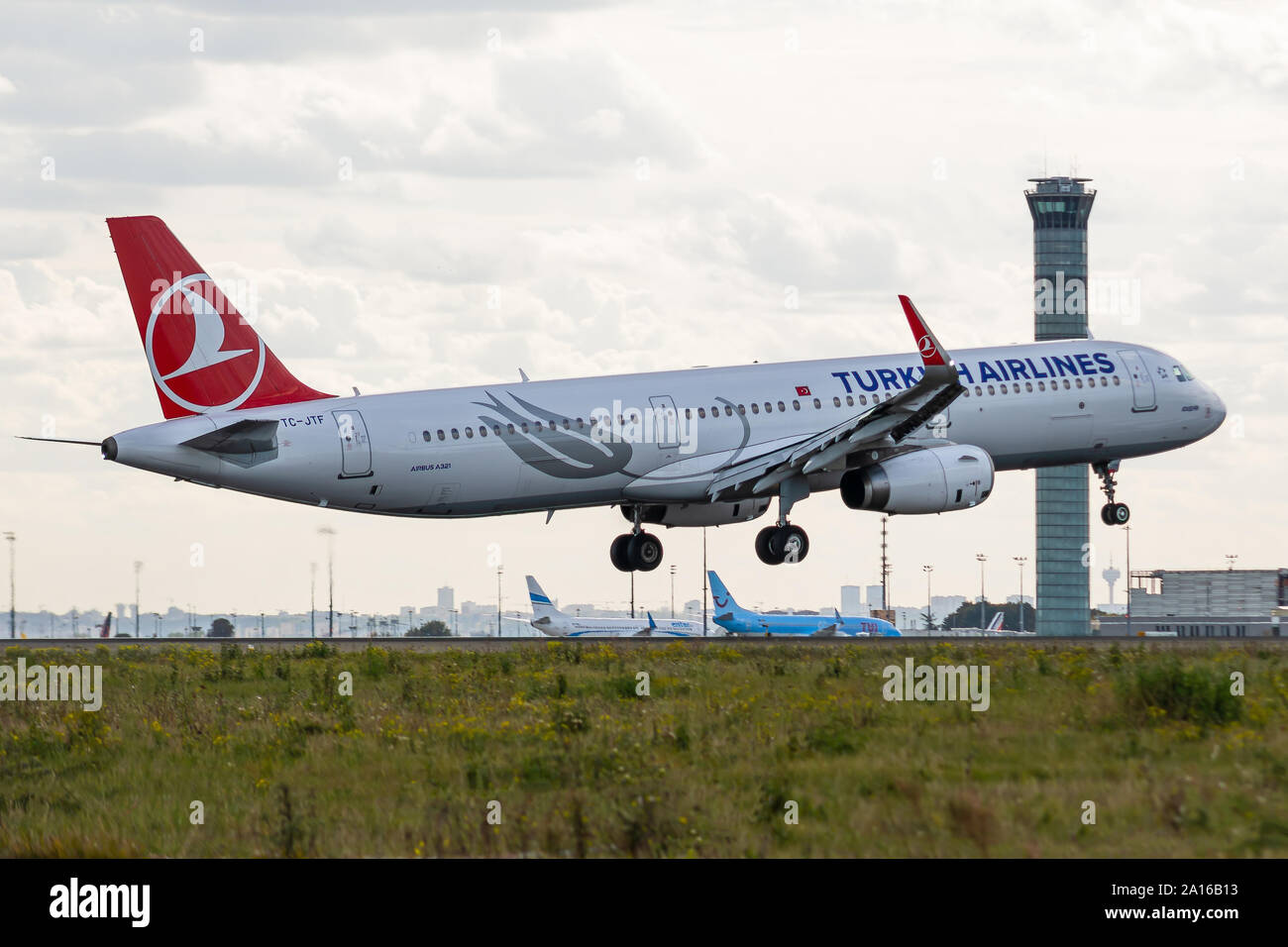 TC-JTF, 23 September 2019, Airbus A321-231-6987 landing at Paris Roissy  airport at the end of Turkish Airlines TK1825 flight from Istanbul Stock Photo