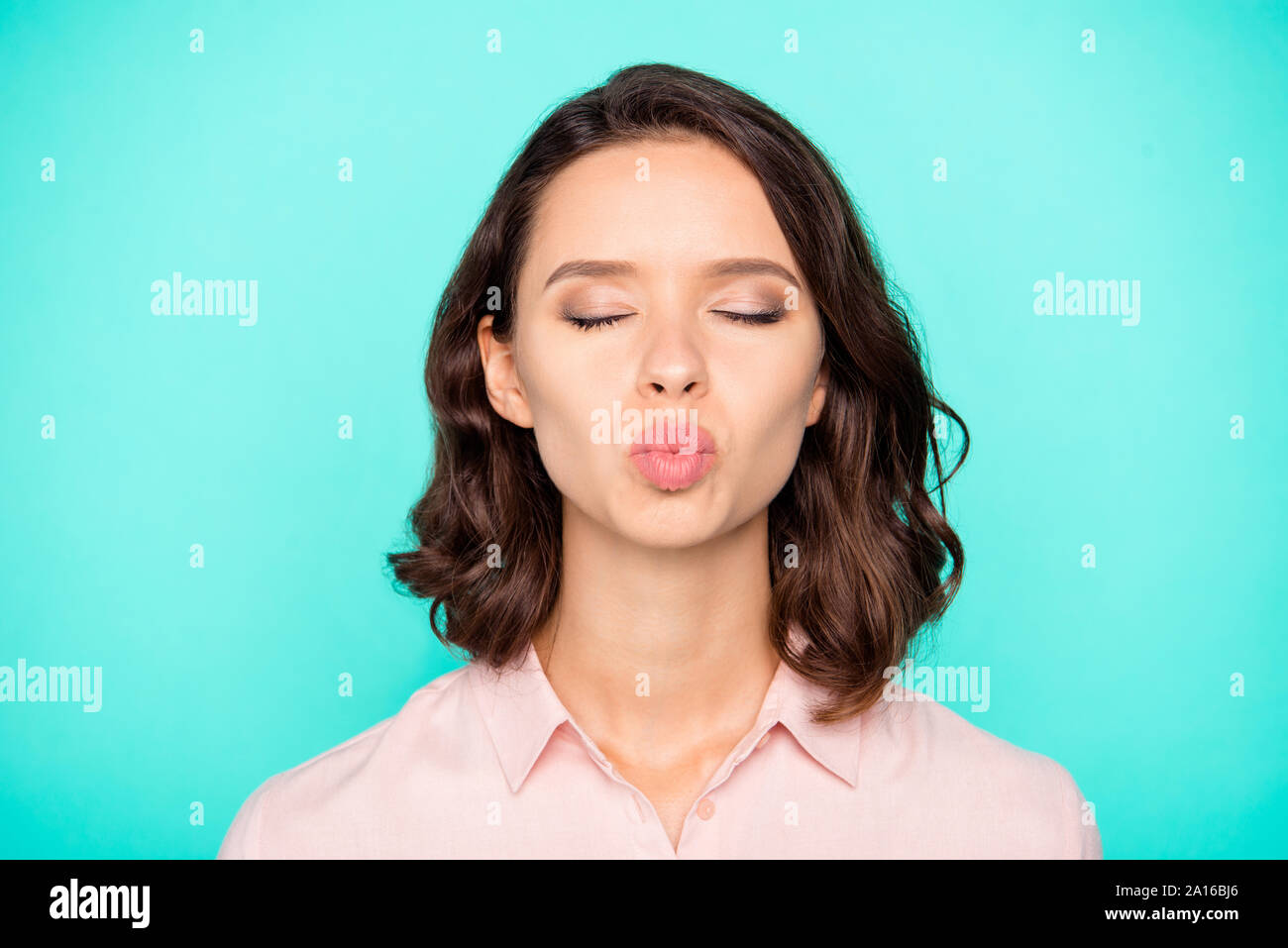 Sweet girl send kiss hi-res stock photography and images - Page 6 