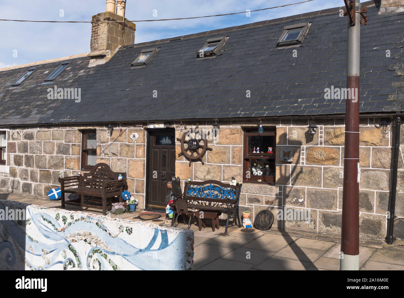 dh Fishermans cottage houses FOOTDEE VILLAGE ABERDEEN SCOTLAND Scottish Fishing villages small house homes Stock Photo