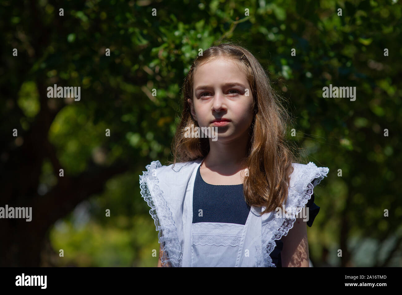 Tall woman small one hi-res stock photography and images - Alamy