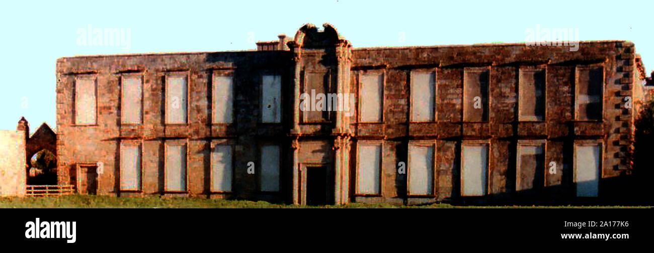 A vintage snapshot photograph at Whitby, North Yorkshire, showing the ruins of Abbey House (aka Whitby Hall, the Abbots House or the Banqueting Hall ). Photographed in 1997, before it was redeveloped into a museum, tourist visitor centre and YHA (Youth Hostels association) hostel. Stock Photo