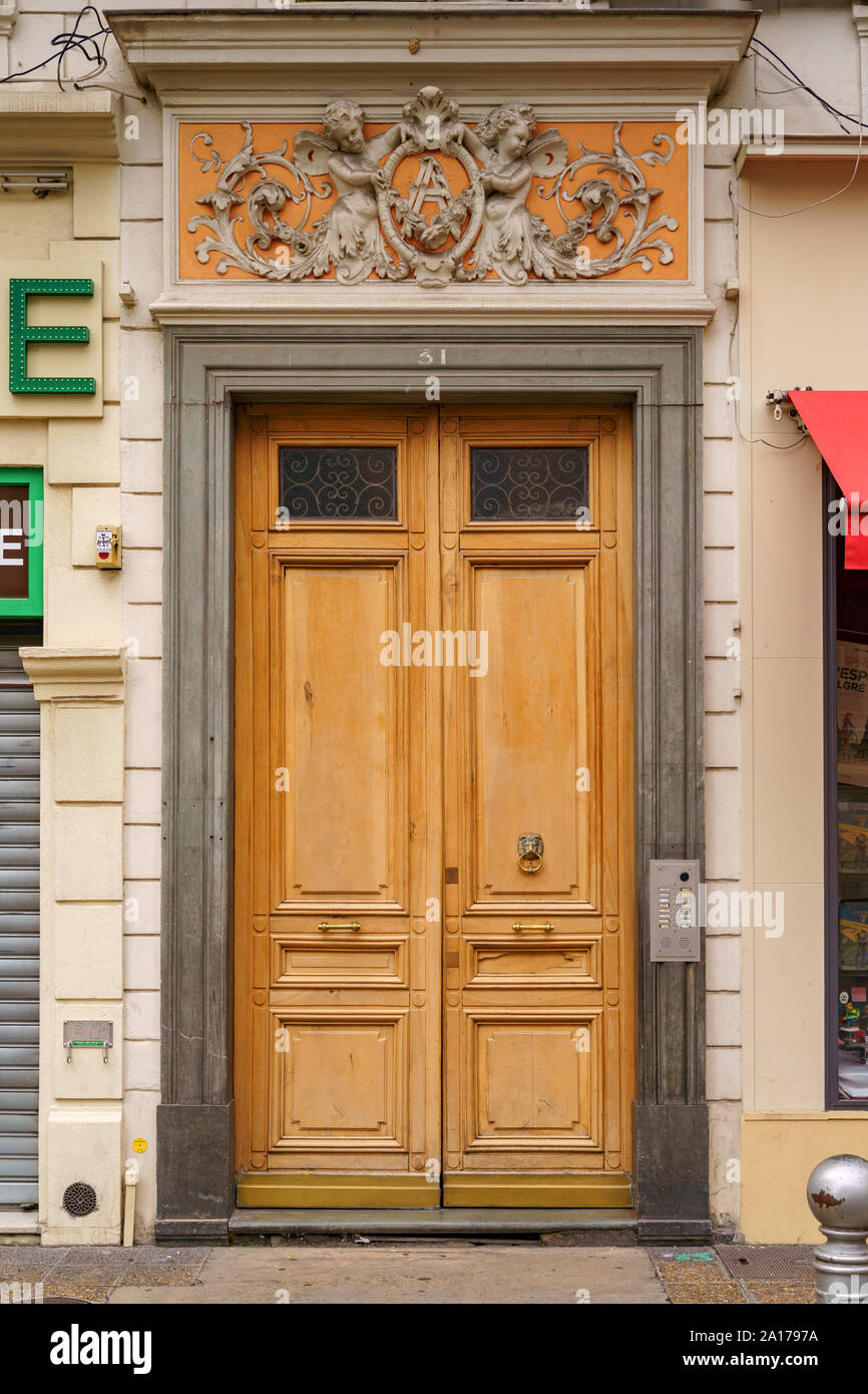 Old elegant wooden double door Stock Photo - Alamy