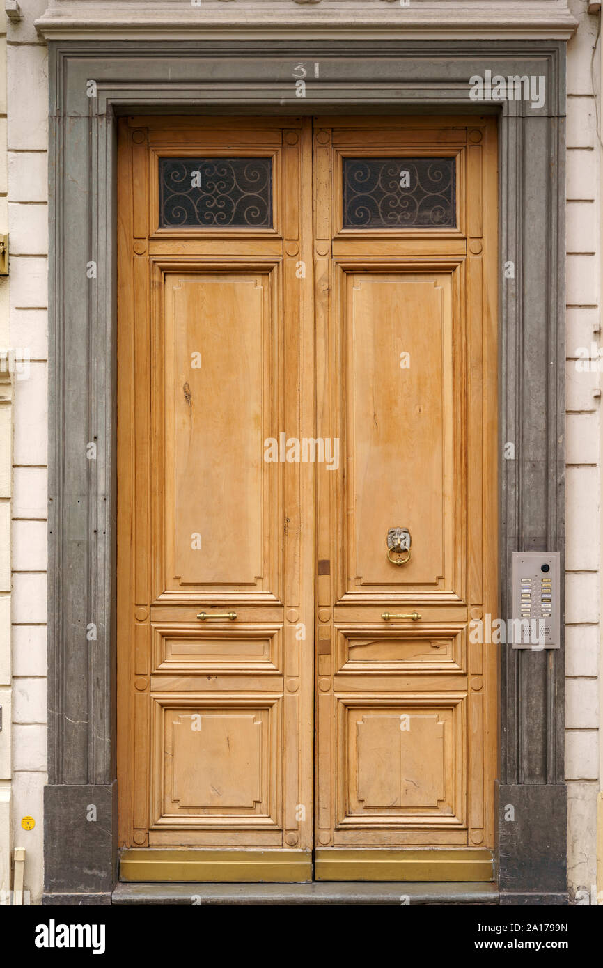 Old Elegant Wooden Double Door Stock Photo Alamy