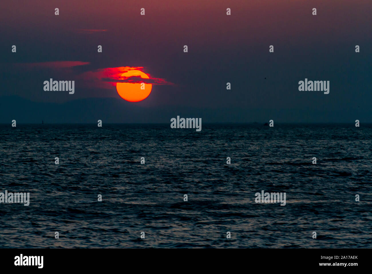 Beautiful sunset above the sea Stock Photo - Alamy