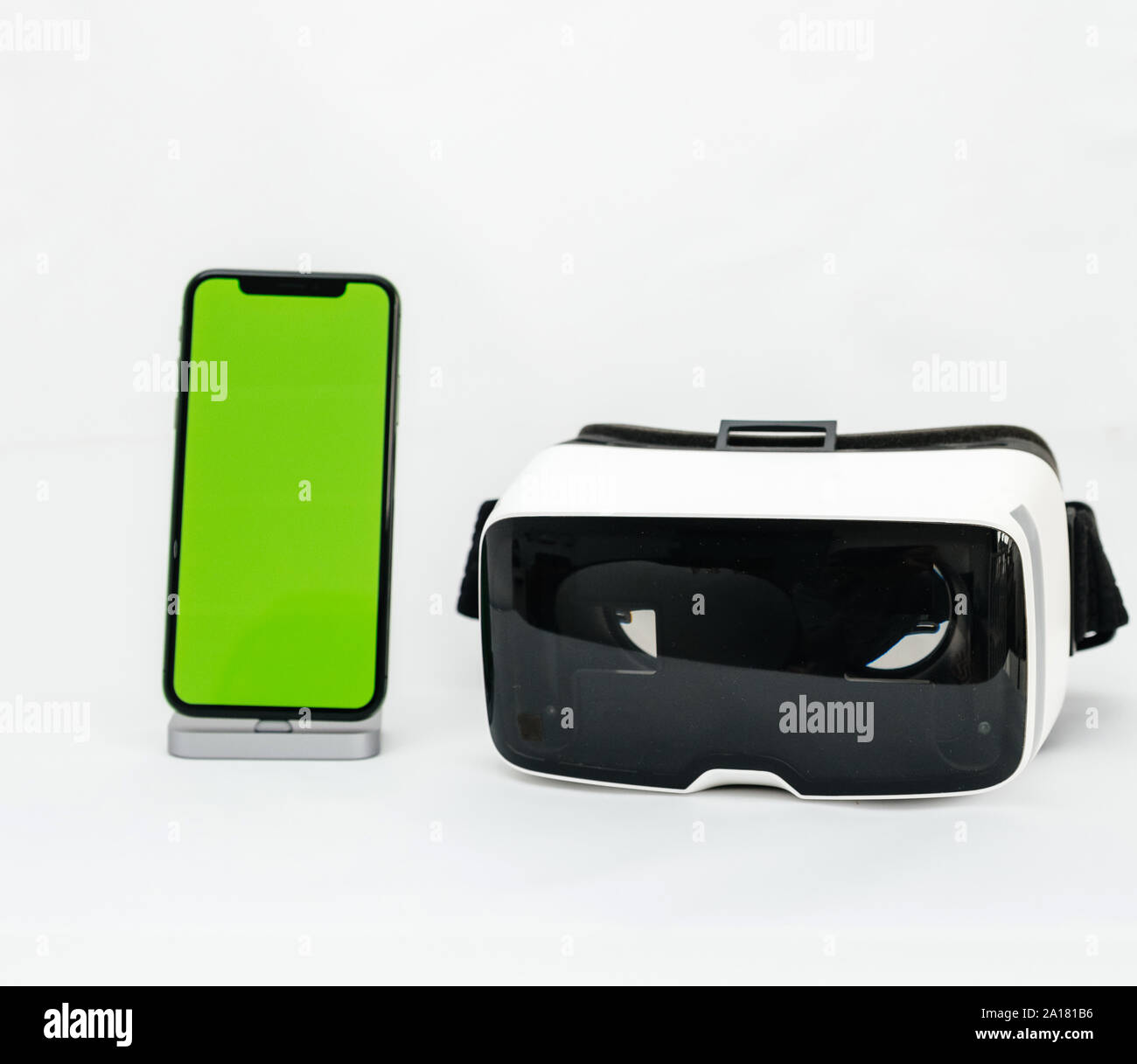 Paris, France - Sep 12, 2019: latest iPhone 11 Pro with green key screen on  display next to VR mask manufactured by Zeiss Stock Photo - Alamy