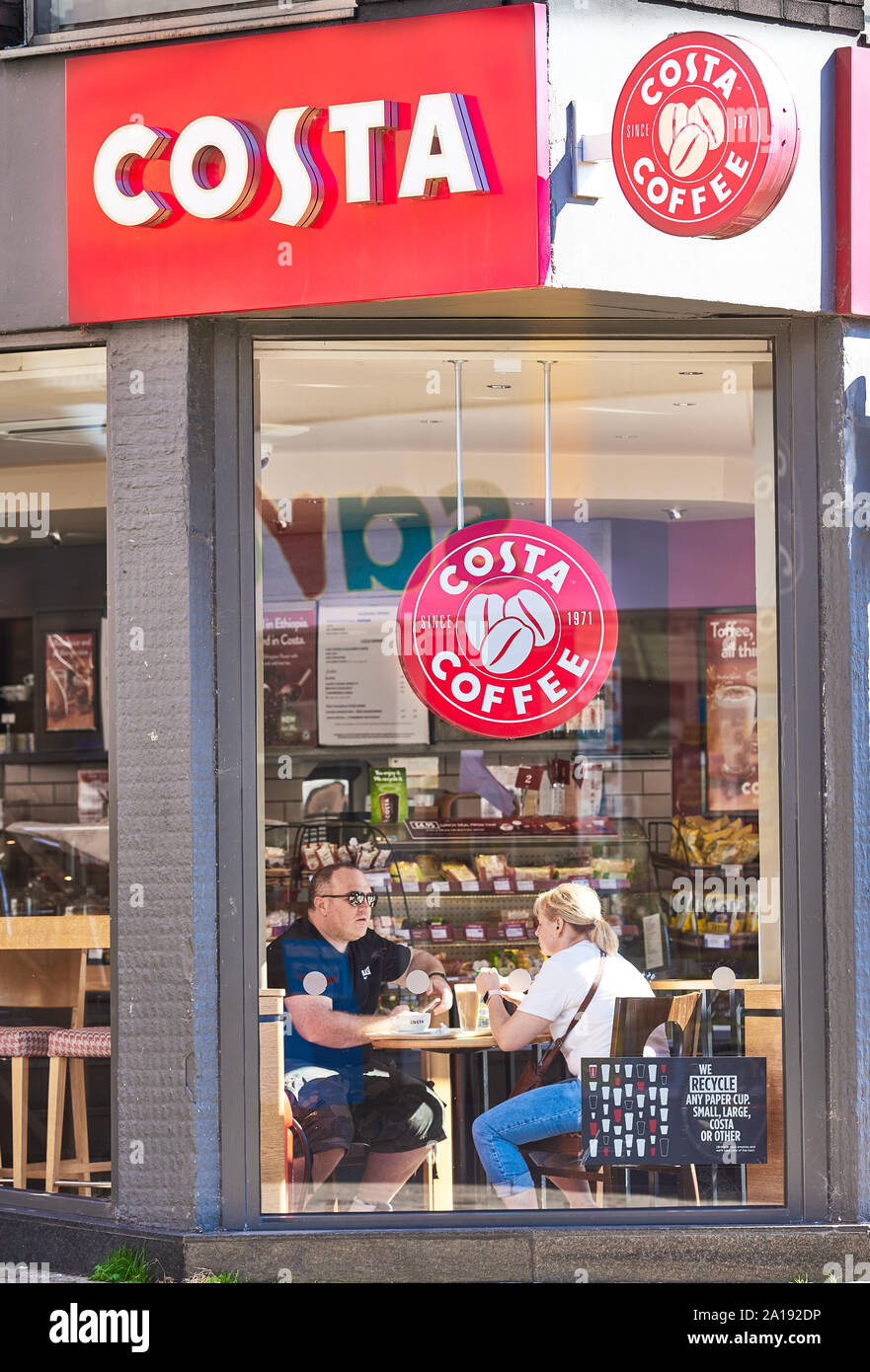 Coffee shop shopping centre hires stock photography and images Alamy