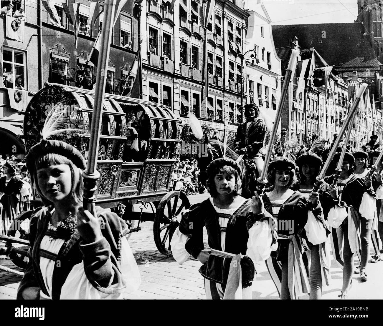 annual parade in honor of the wedding of the edvige princess of poland with prince jogaila, landshut, germany, 1962 Stock Photo
