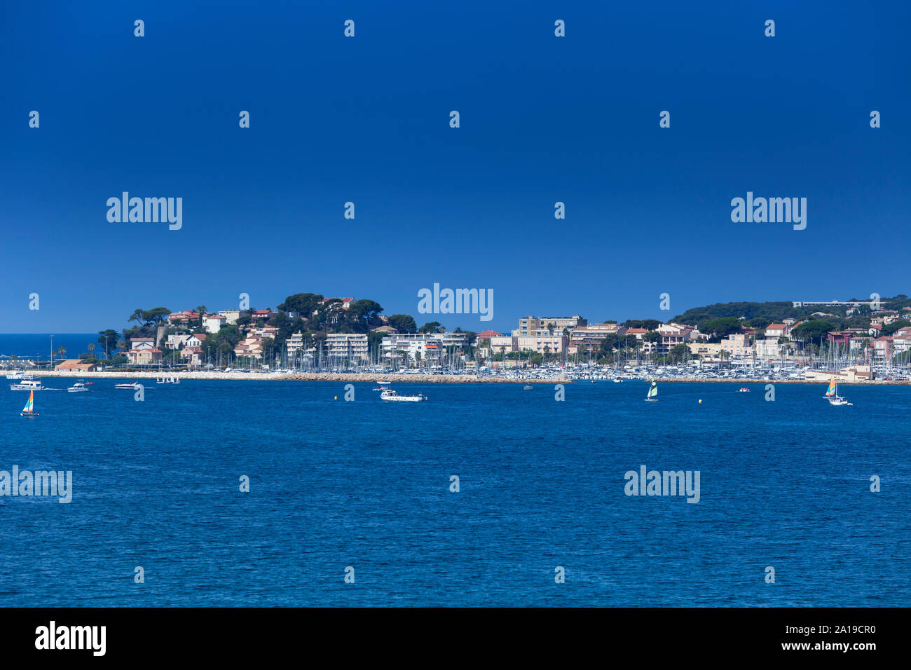 Coastline with hotel facilities at the Bale de Bandol, Bay of Bandol, Alpes-Maritimes, Cote d'Azur, Southern France, France, Europe Stock Photo