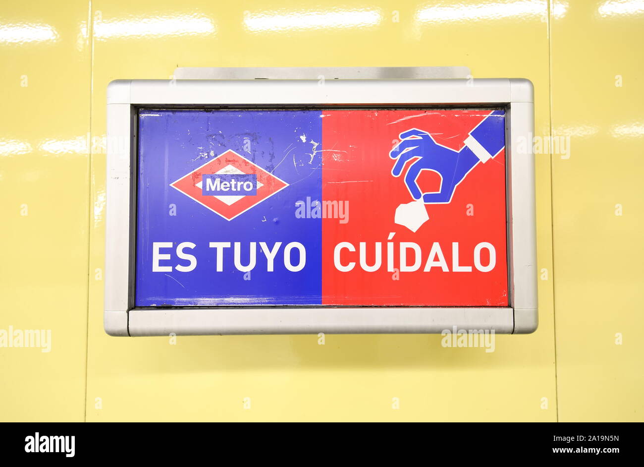 No littering sign Subway metro underground train station Madrid Spain Stock Photo