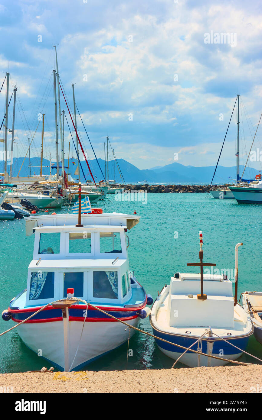 Quayside fishing boats hi-res stock photography and images - Alamy