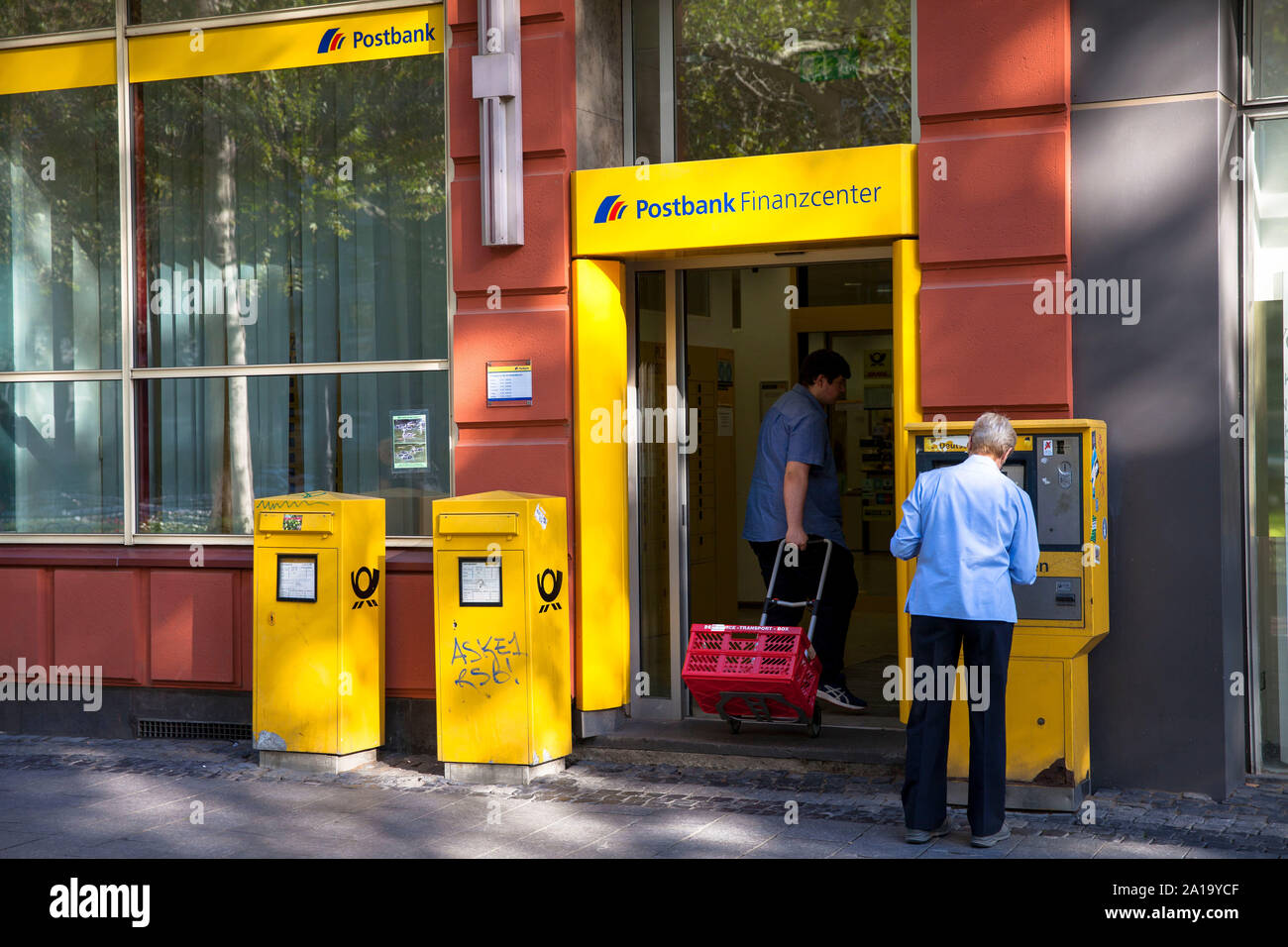 Postbank filiale hi-res stock photography and images - Alamy