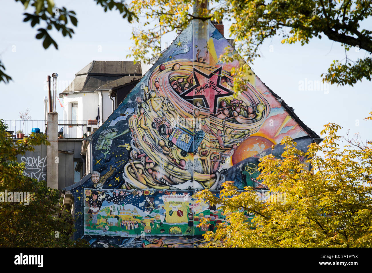 mural on a residential building on Ludolf Camphausen Street, Cologne, Germany  Wandbild an einem Wohnhaus an der Ludolf-Camphausen-Strasse, Koeln, Deu Stock Photo