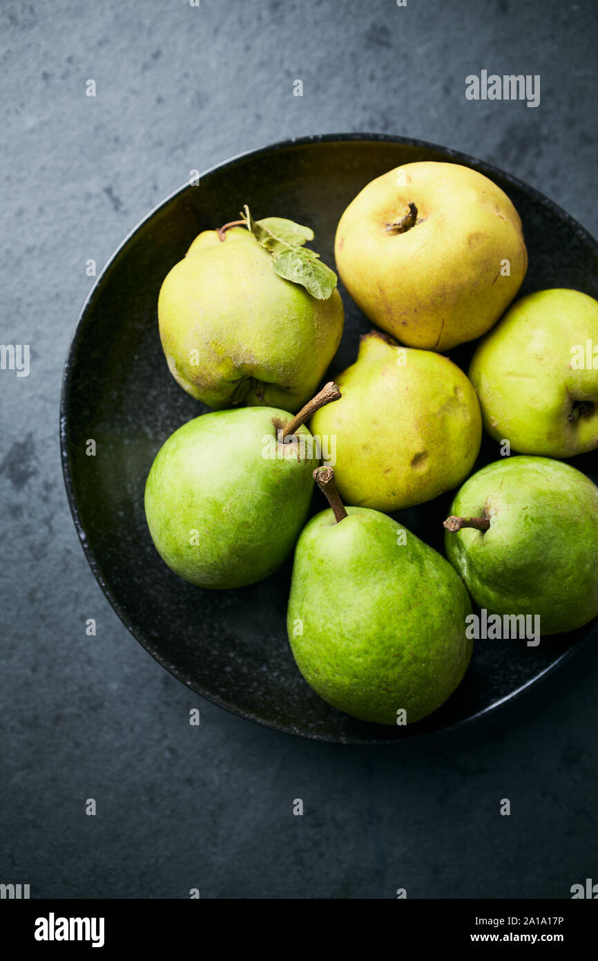 Pears quinces hires stock photography and images Alamy