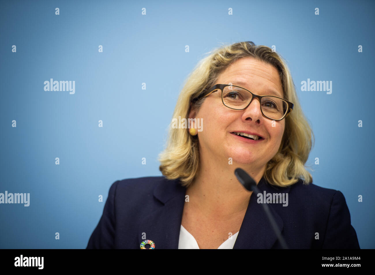 25 September 2019, Berlin: Svenja Schulze (SPD), Federal Environment Minister, comments on the Special Report of the Intergovernmental Panel on Climate Change (IPCC) presented in Monaco on Wednesday at a press conference at the Federal Ministry for Research and Education. Researchers address the impact of climate change on oceans and ice areas and the consequences for human society. Photo: Arne Immanuel Bänsch/dpa Stock Photo