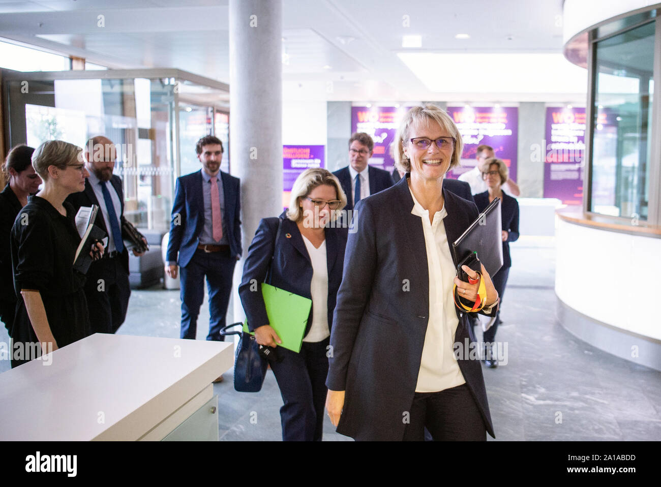 Germany. 25th Sep, 2019. Svenja Schulze (SPD, centre l), Federal Environment Minister, and Anja Karliczek (CDU, centre r), Federal Minister of Education and Research, will attend a press conference at the Federal Ministry of Research and Education on the Special Report of the Intergovernmental Panel on Climate Change (IPCC) presented in Monaco on Wednesday. Researchers address the impact of climate change on oceans and ice areas and the consequences for human society. Credit: Arne Immanuel Bänsch/dpa/Alamy Live News Stock Photo