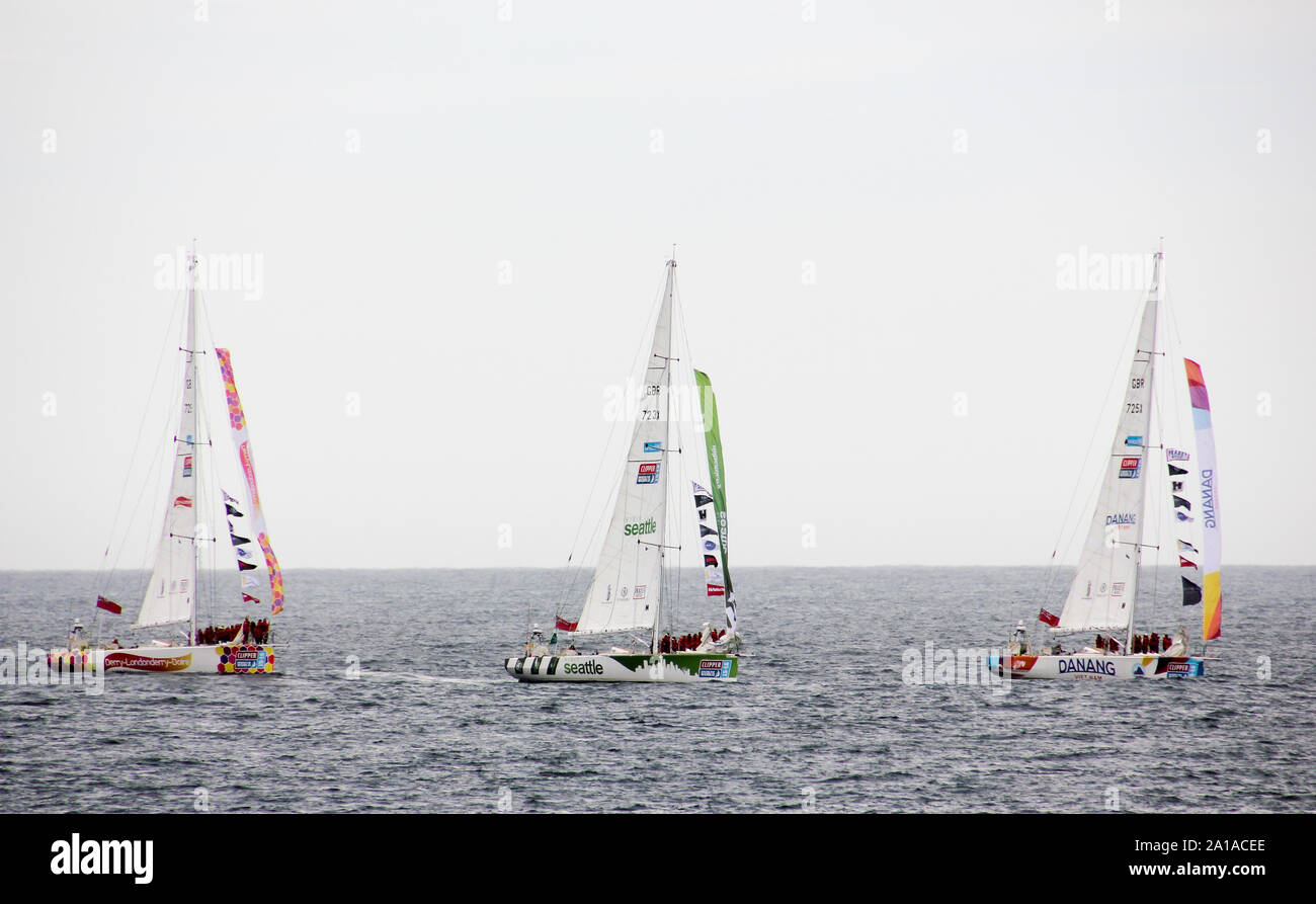 round the world clipper yacht race competitors 15/16 sailing in Cape