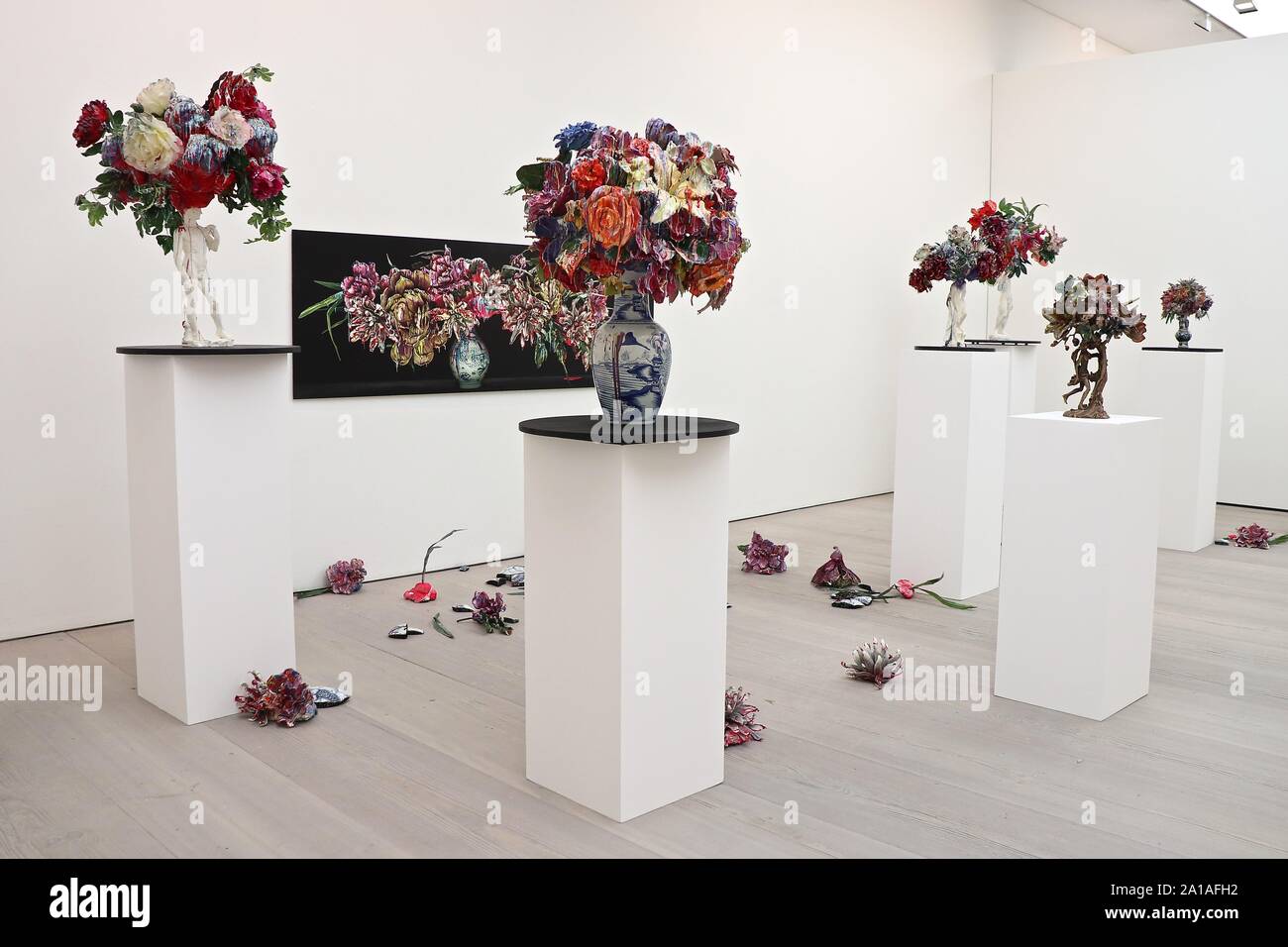 Start saatchi gallery hi-res stock photography and images - Alamy