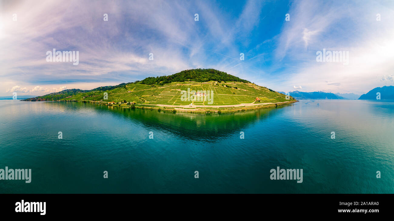 Vue du ciel du vignioble du lavaux en suisse dans la region lemanique Stock Photo