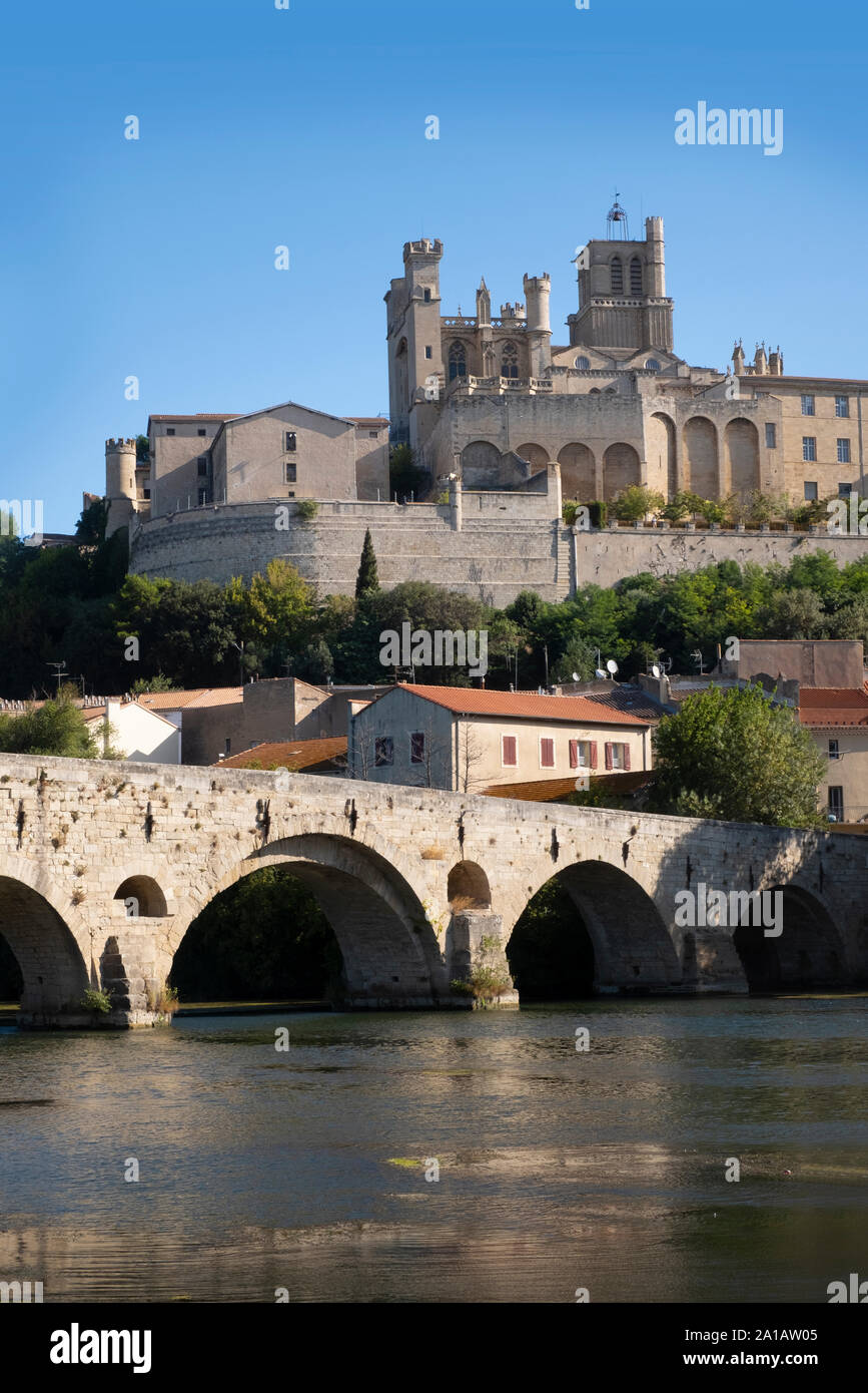 Beziers, France. The cathedral overlooking the town and bridge over River Orb Stock Photo
