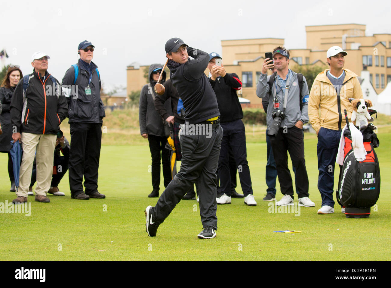 St Andrews, Fife, Scotland. 25th Sep, 2019. European Tour, Alfred Dunhill Links Championship, Practice day; Rory Mcilroy of Northern Ireland plays a shot from the tee on the eighteenth hole with a hickory club of the Old Course, St Andrews during a practice round at the Alfred Dunhill Links Championship  - Editorial Use Credit: Action Plus Sports Images/Alamy Live News Stock Photo