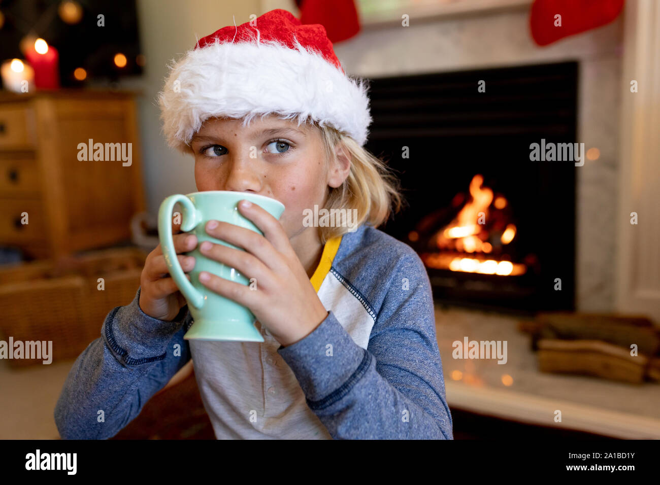 Boy home hi-res stock photography and images - Alamy