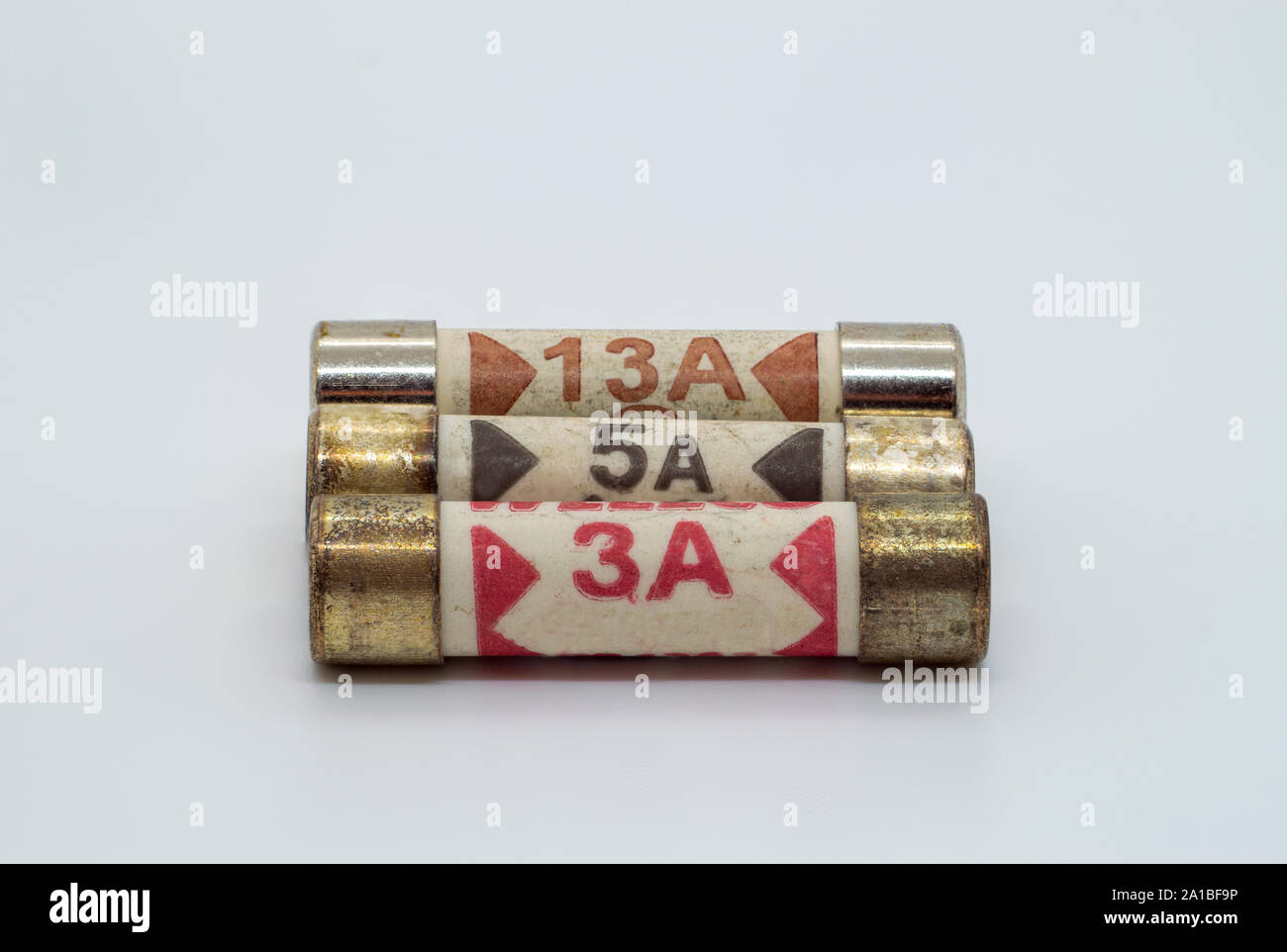 Fuse 13 amp hires stock photography and images Alamy