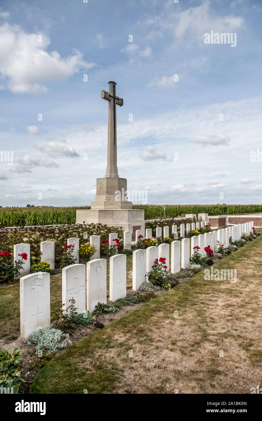 CWGC Canada Farm Cemetery in West Flanders, site of a casualty clearing station during the Third Ypres Battle of 1917 Stock Photo
