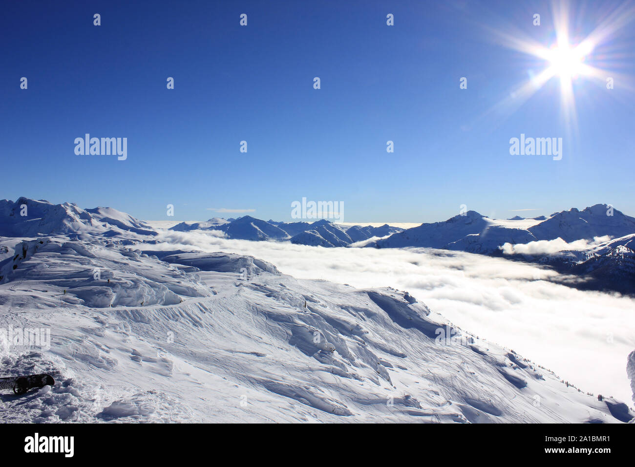 Fog covered valley hi-res stock photography and images - Alamy