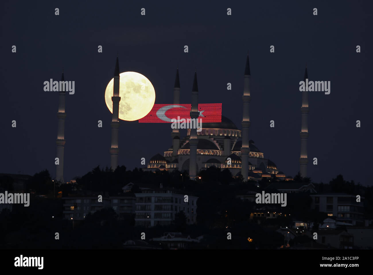 Fullmoon and Camlica Mosque in Istanbul City, Turkey Stock Photo - Alamy