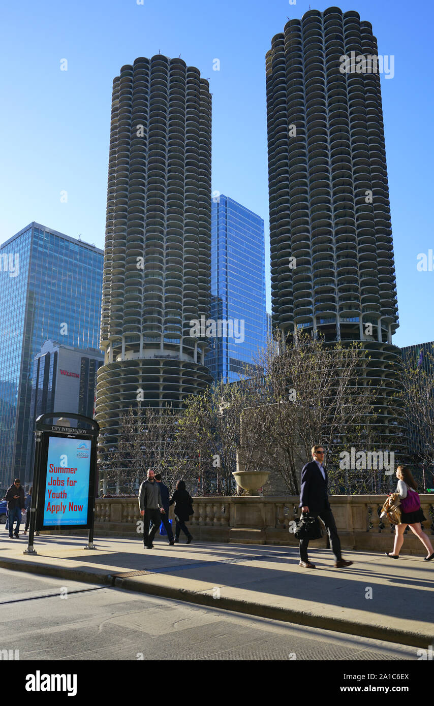 CHICAGO, IL -26 APR 2019- View of the landmark twin towers Marina City building complex on the Chicago River in downtown Chicago. Stock Photo
