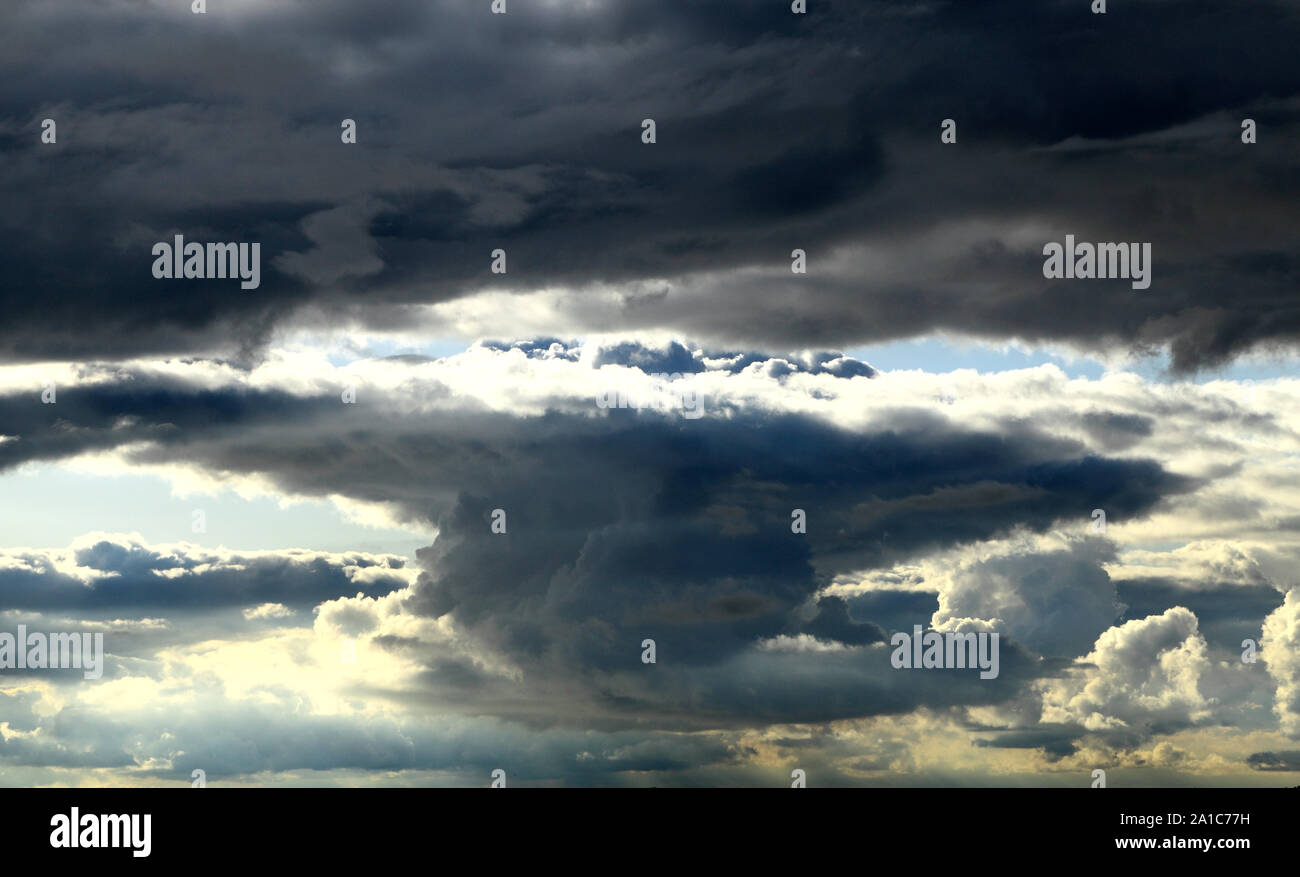 Dark, turbulent, storm, rain, cloud, clouds, weather, formation, meteorology Stock Photo