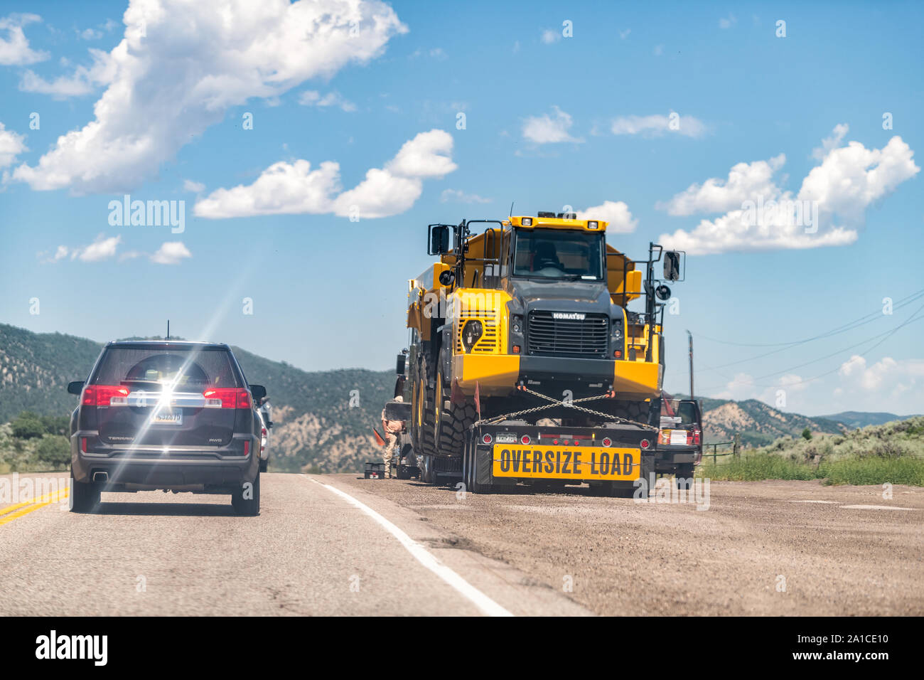 Truck oversize load sign hires stock photography and images Alamy