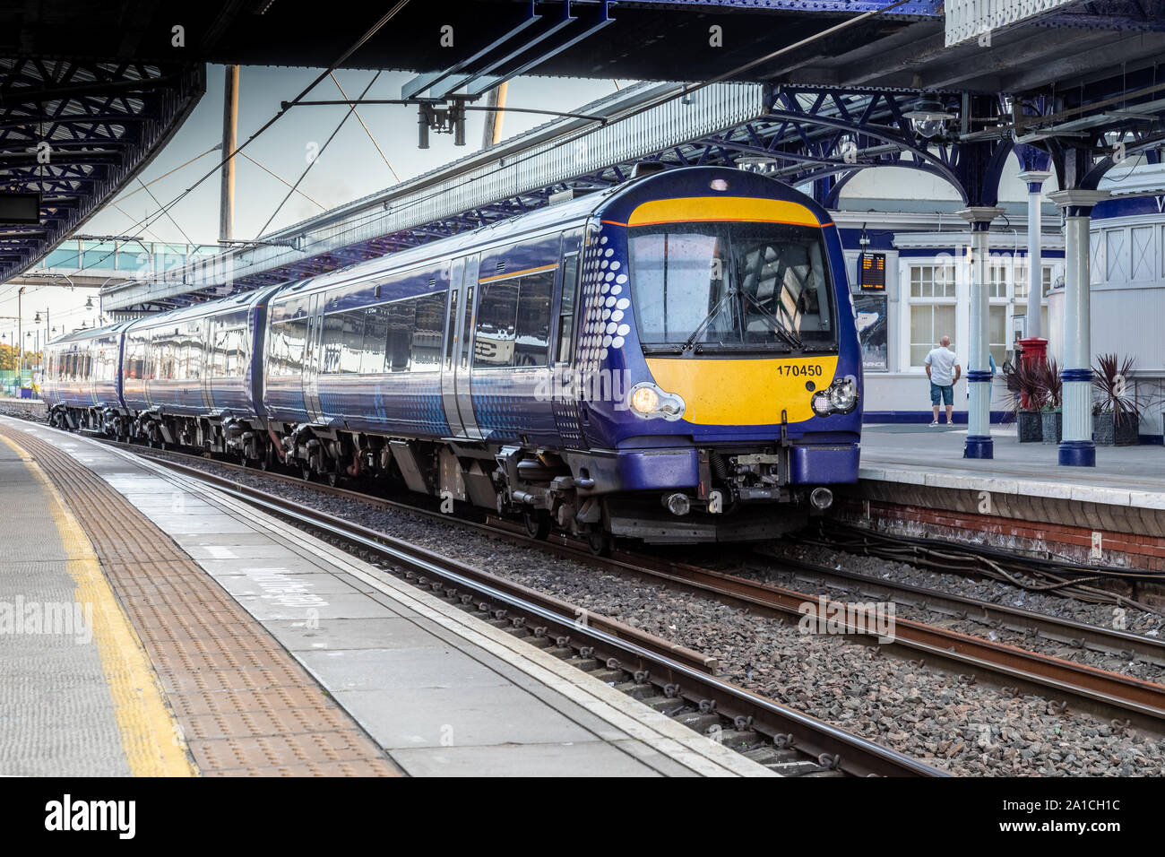 A Scotrail Class 170 Turbostar diesel Train at Platform 2 of Stirling Railway Station Stock Photo