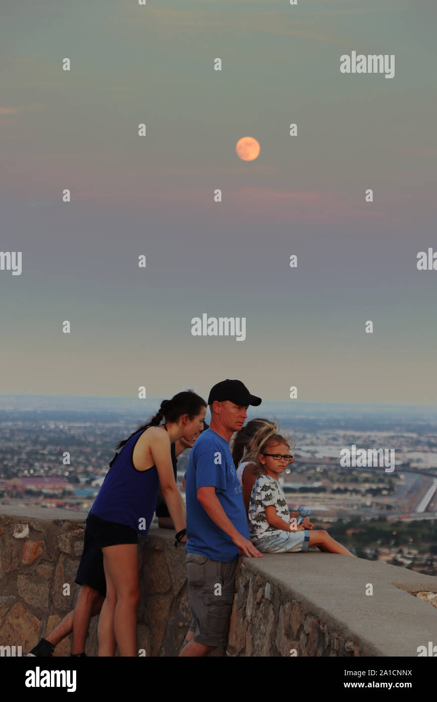 Family overlooking El Paso and Ciudad Juarez Stock Photo