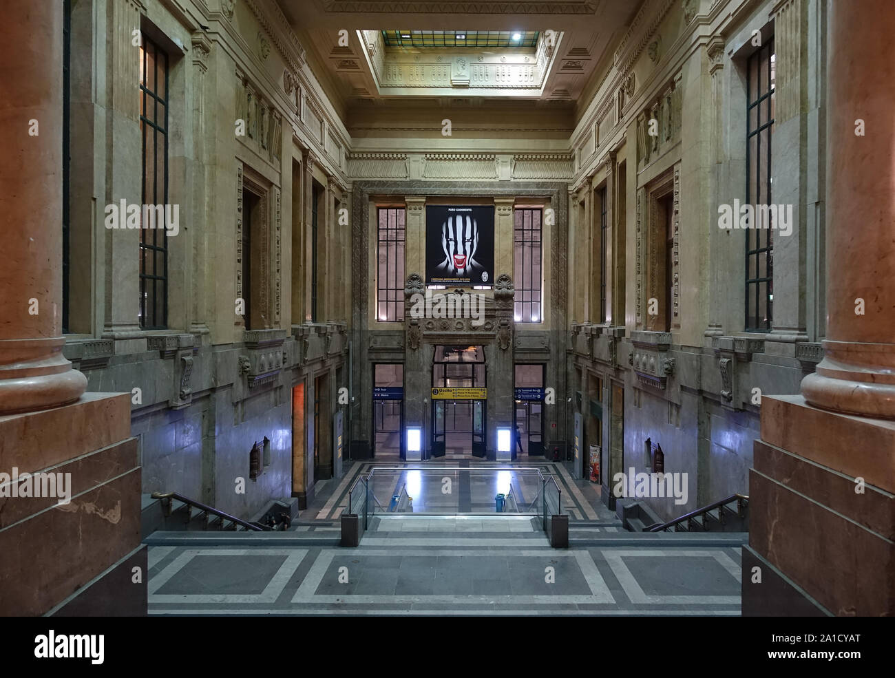 Die Stazione di Milano Centrale (oder kurz Milano Centrale) in Mailand