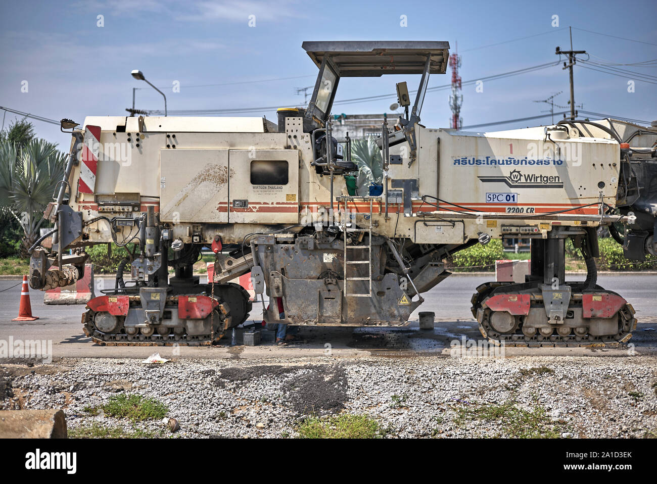 Wirtgen 2200 CR road milling machine Stock Photo Alamy
