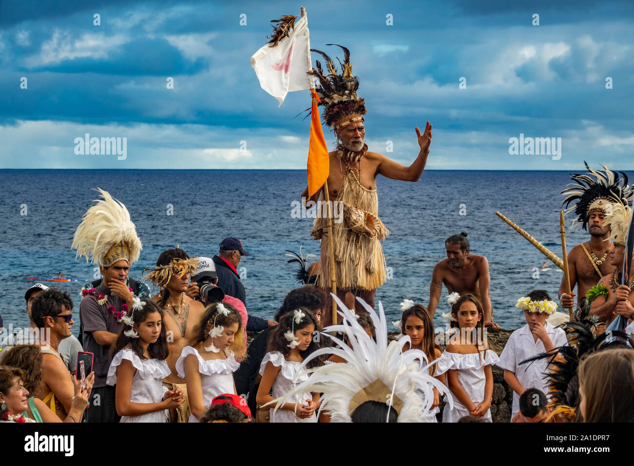 Rapa Nui historic boat arrives to Anakena beach, the reception St…