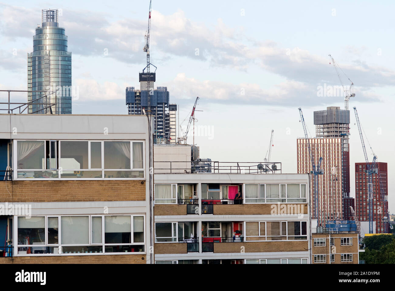 Churchill gardens flats in pimlico hires stock photography and images