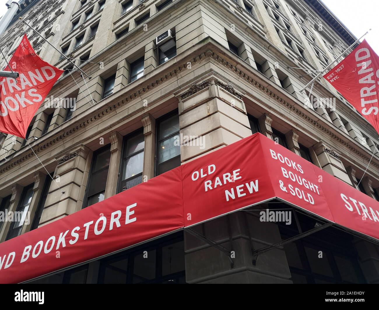 New York, USA. 14th Sep, 2019. The beach bookstore at Union Square