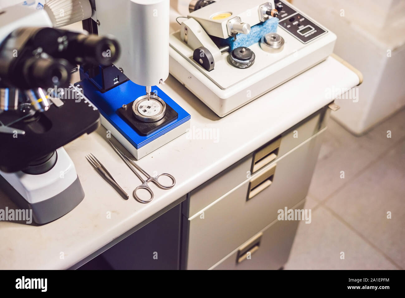 A sample preparation table in aelecron microscopy laboratory with an