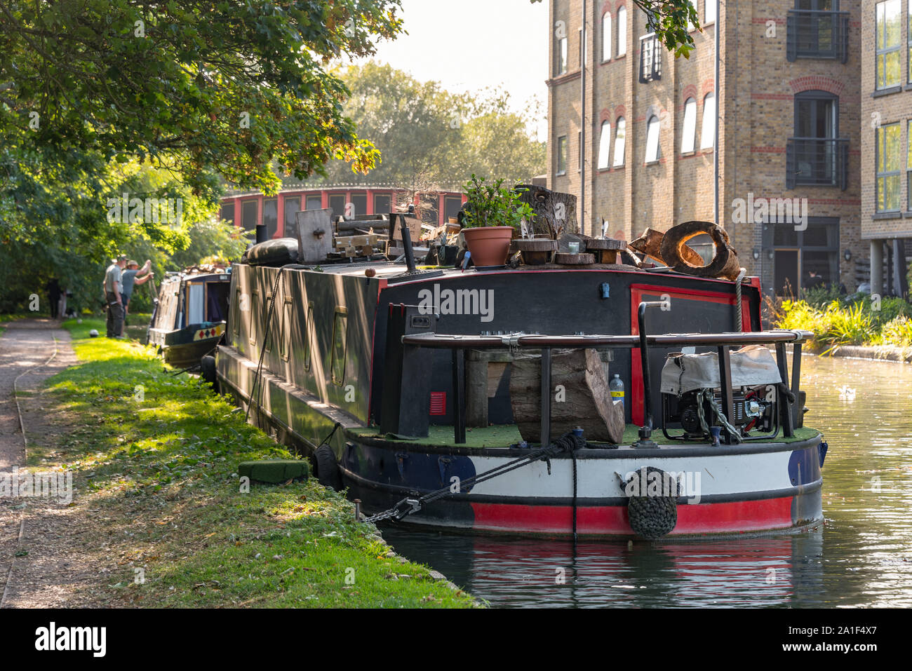House barge on the Grand Union Stock Photo Alamy
