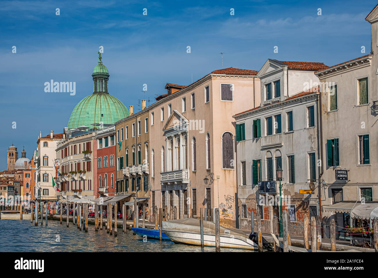 Old architecture in venice hi-res stock photography and images - Alamy