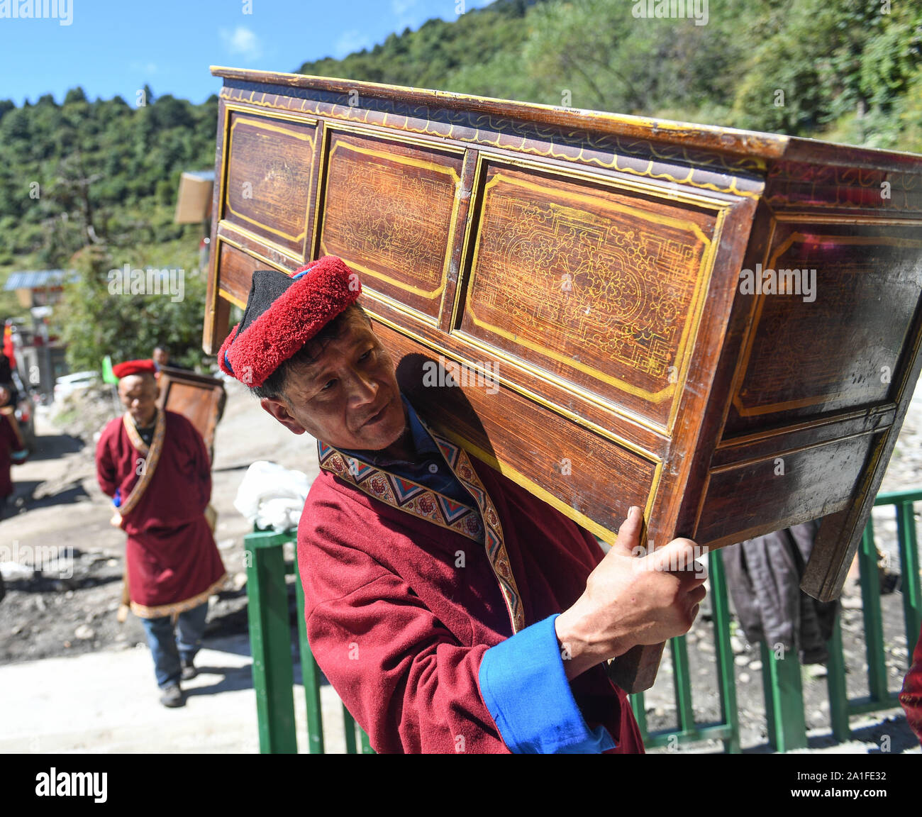 Monba Language Shannan, China's Tibet Autonomous Region. 26th Sep, 2019. Villagers of ...
