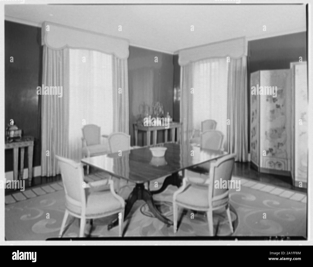 Mrs. Wilton Lloyd-Smith, residence at 810 5th Ave., New York City. Stock Photo