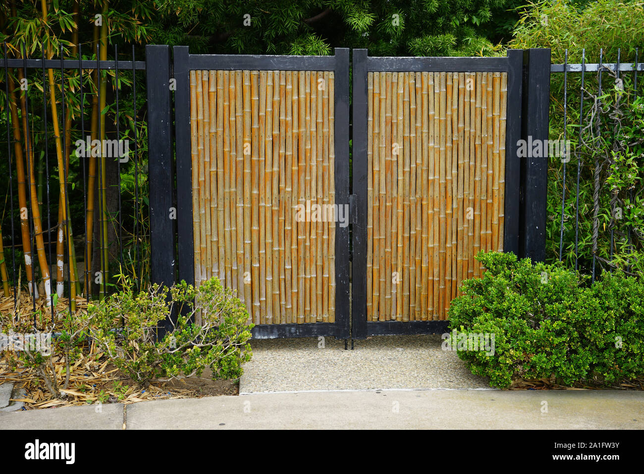 Bamboo Gate High Resolution Stock Photography And Images Alamy Bamboo Gate High Resolution Stock Photography And Images Alamy