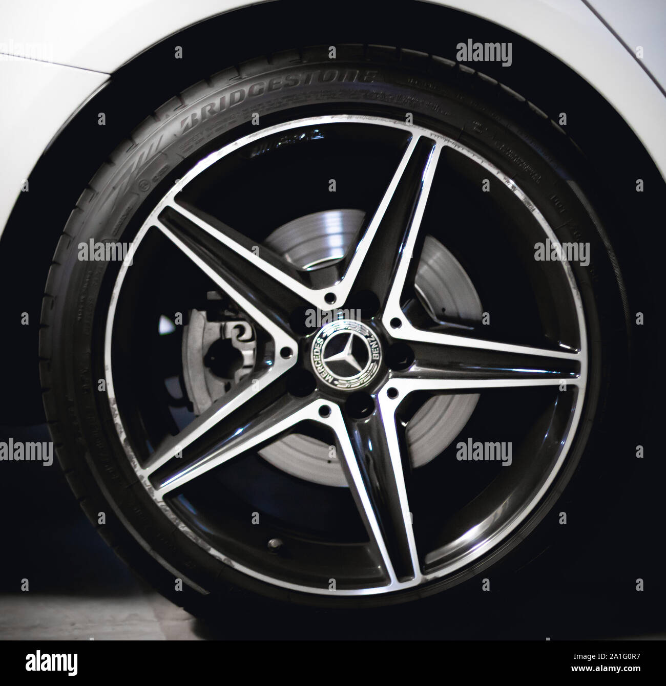 Mercedes benz service hi-res stock photography and images - Page 2 - Alamy